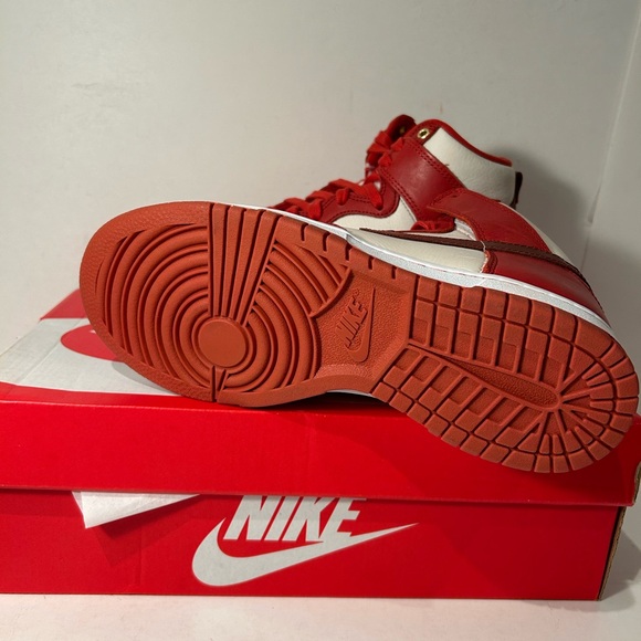 Nike Dunk High Cinnabar - Picture 4 of 4